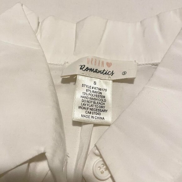 Urban Romantics Button Up Crop Top White Womens Size Small - Picture 2 of 14